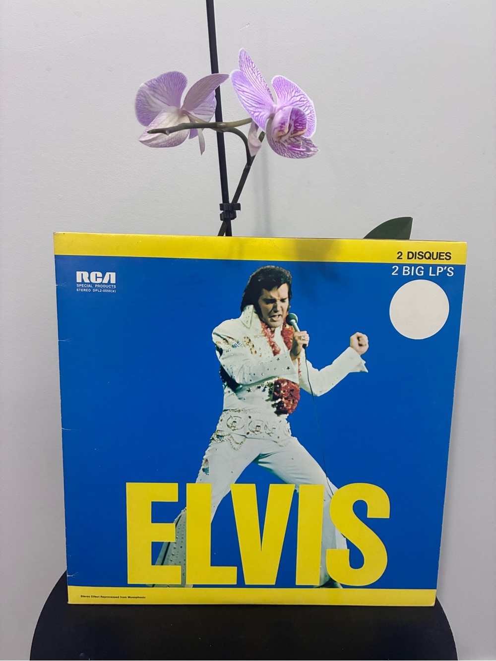 Elvis 2 LP Vinyl Album - Bold Blue & Yellow Cover